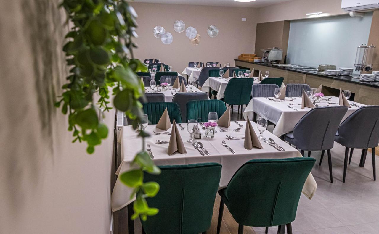 Hotel Crystal Hajdúszoboszló Εξωτερικό φωτογραφία